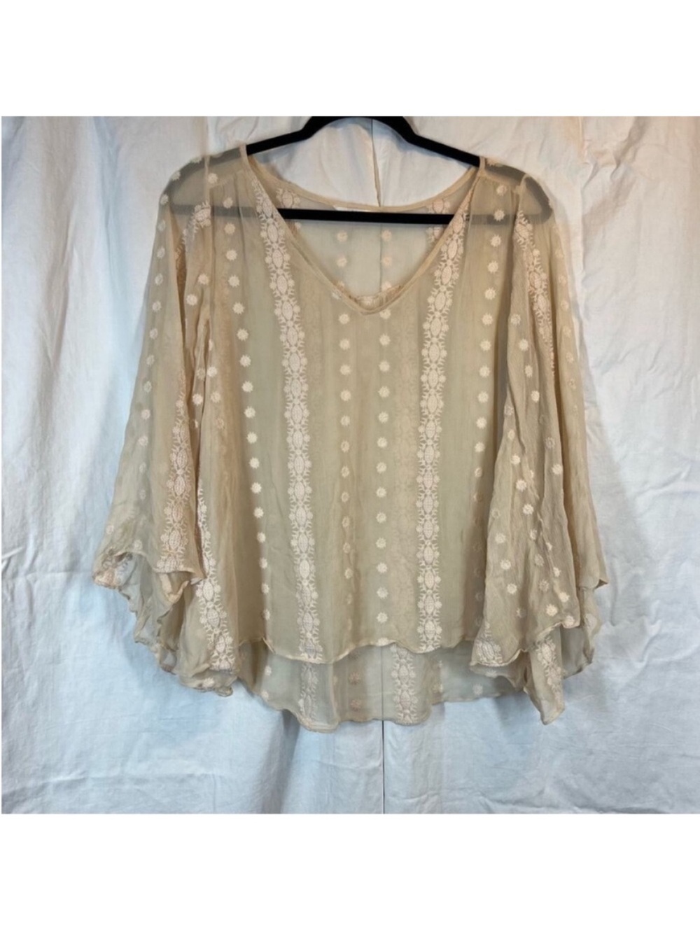 Zoa New York Anthropologie 100% silk Embroidered Bell sleeve blouse